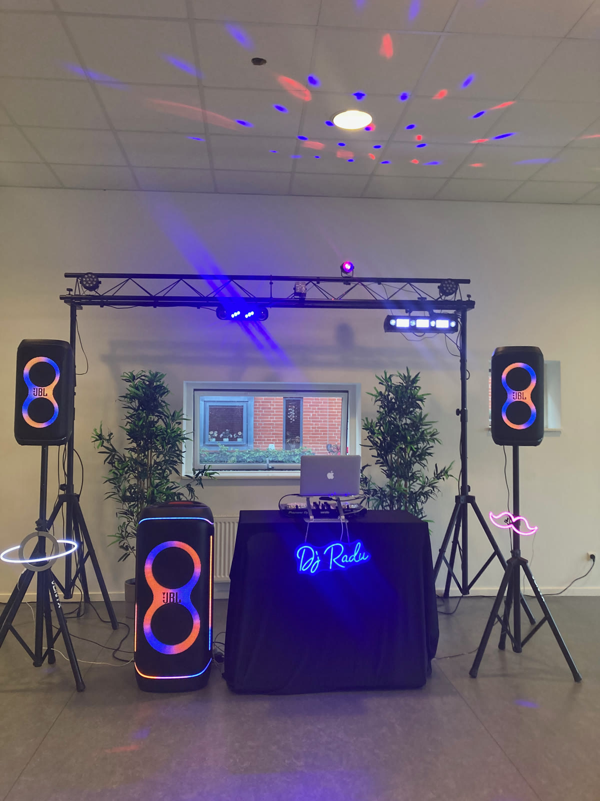 DJ Radu's lights and speakers switched on in the hall
