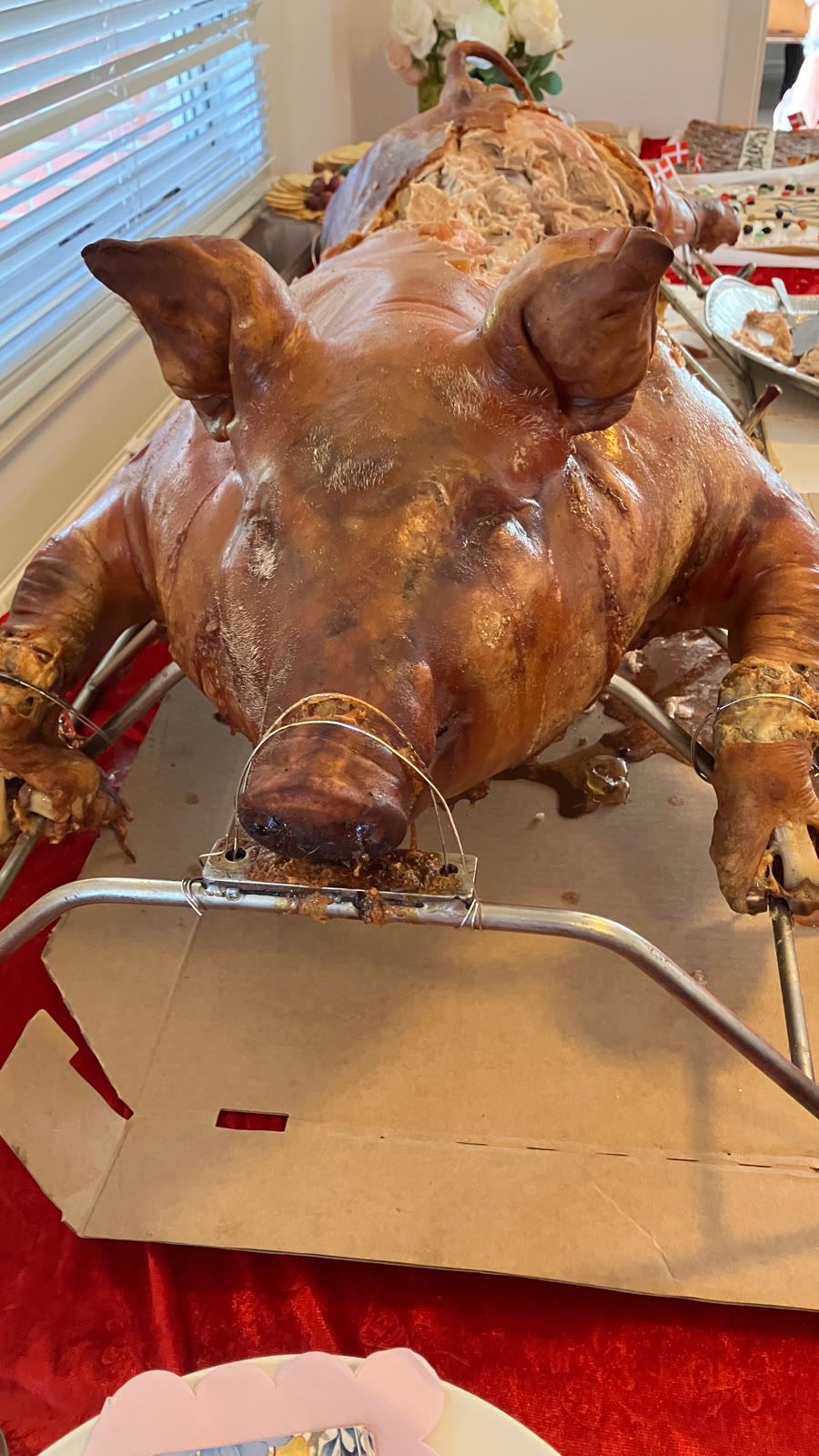 Helstegt pattegris på buffeten