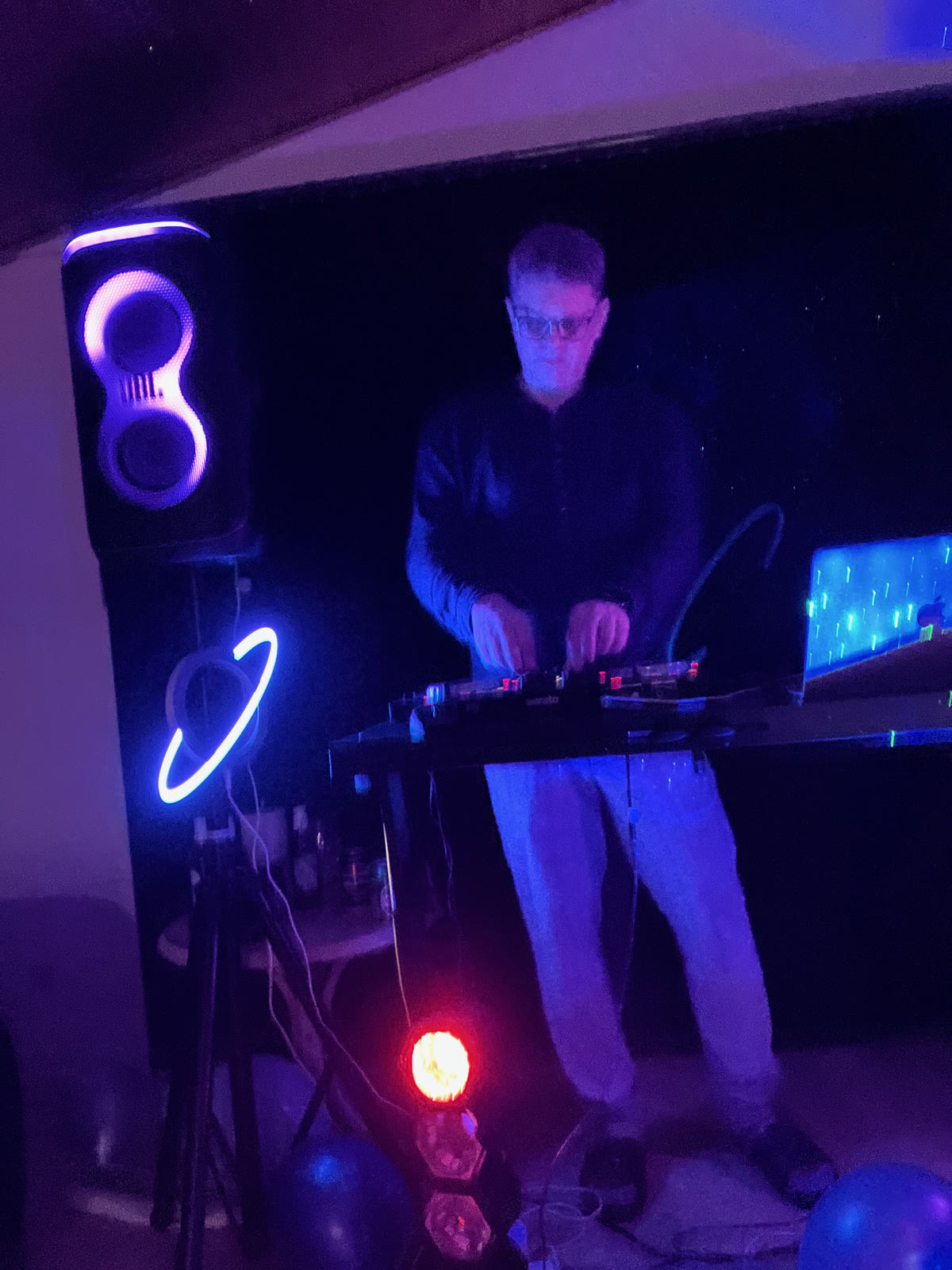 DJ Radu la pupitru la petrecerea aniversară de 40 de ani din Nykøbing Mors